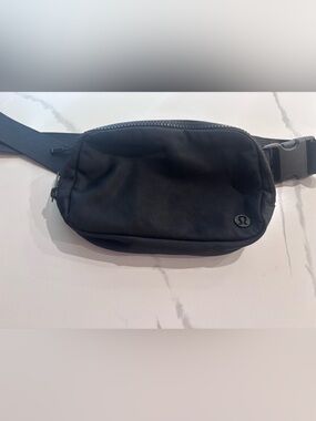 caramel lululemon belt bag Lululemon Everywhere Belt Bag 1L – Bali main image 1
